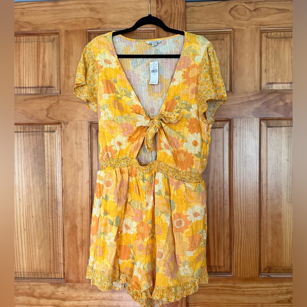 NWT AE Floral Cut-Out-Tie Front Romper